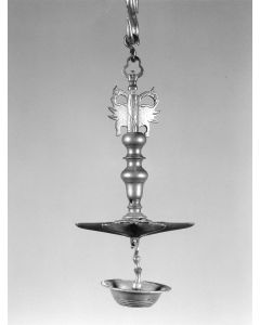 Consisting of ratchet bar which holds six-pointed lamp hanging from baluster shaft, suspended from hook with trefoil top; includes drip bowl and six oil channels.  H:  860mm