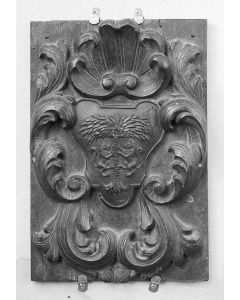 Carved wooden depiction of the family crest:  a palm tree topped by a Star of David, flanked by rampant lions.  H:  355mm.