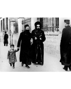 Album of c.217 photographs. Extensive collection displaying Jewish life in all its forms: portraits, Synagogues, cemetaries, political movements, etc. Europe and Russia. Most identified.