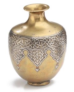 Trumpet top with swirl and arabesque decoration, by Alfred Salzmann. Marked. Height: 4.5 inches.