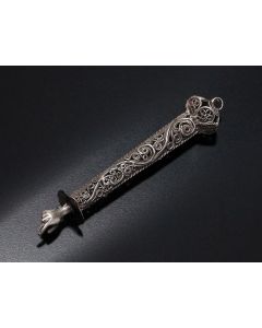 Of cylindrical form with continuous filigree work through knob finial, terminating with hand and extended finger. Marks: “KP.” Assay master: “Anatoly Apollonovich Artsybashev.” Length: 4.75 inches.