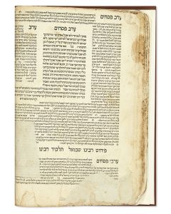 Masechta Pesachim [concerning Passover]. With commentaries by Rashi, Tosafoth, etc.